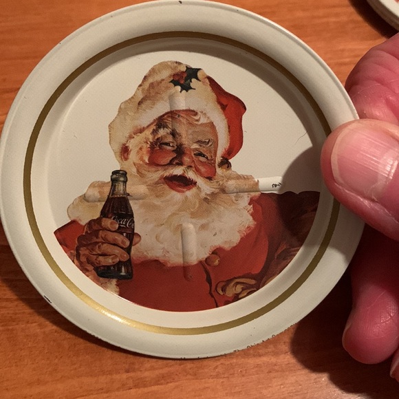 Vintage Collectible Tin Coasters featuring 4 Different Santa Claus & Coca Cola - Picture 9 of 12